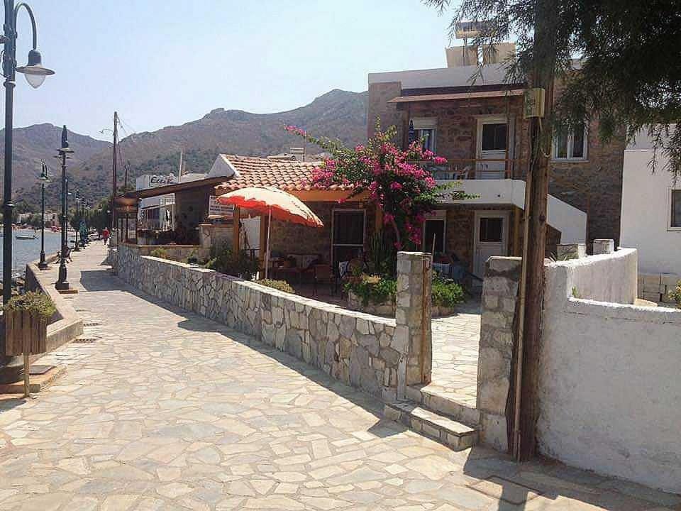 Spiros Apartments Livadia  Exterior photo