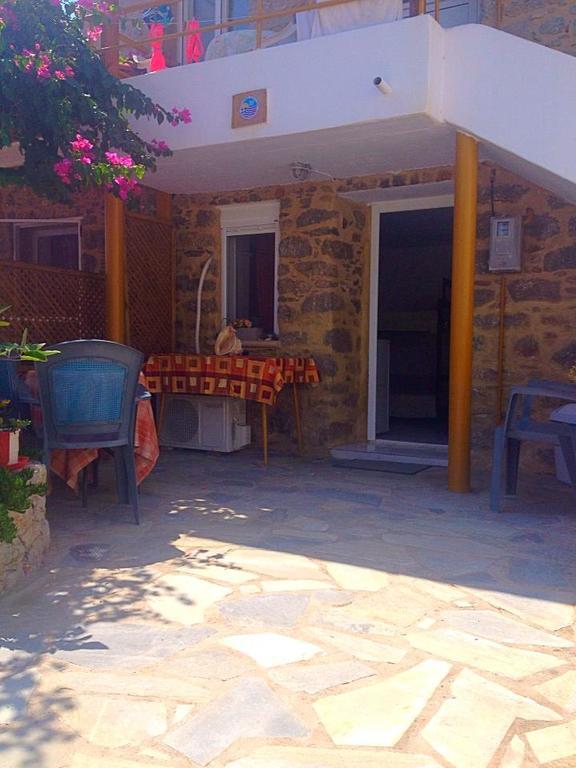 Spiros Apartments Livadia  Exterior photo