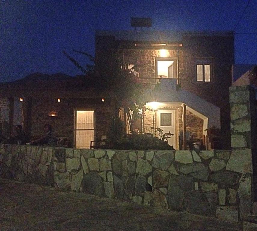 Spiros Apartments Livadia  Exterior photo