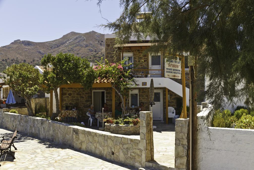 Spiros Apartments Livadia  Exterior photo
