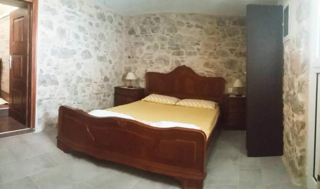 Spiros Apartments Livadia  Exterior photo